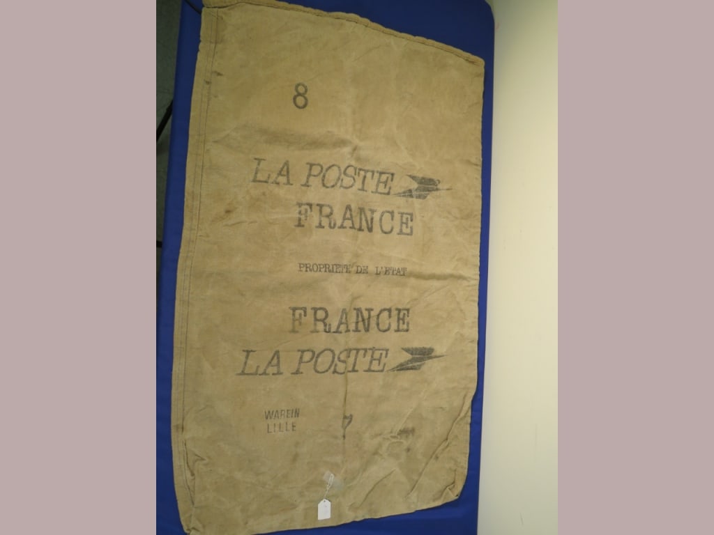Burlap La Poste French Mailbag: Normal wear for age