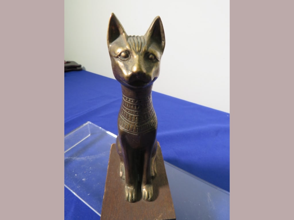 Bronze Cat "Cifert Par Lab Peloille" Statue - 2