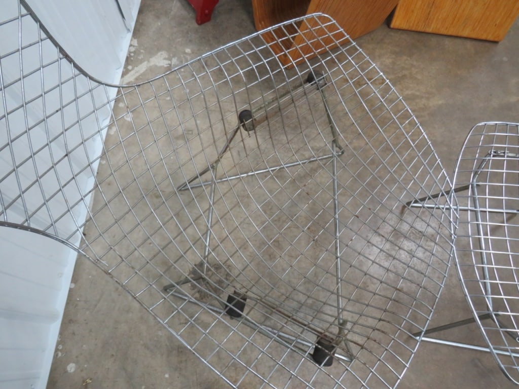 2 pc. Bertoia Diamond-pattern metal mesh Chair/Ottoman - 4