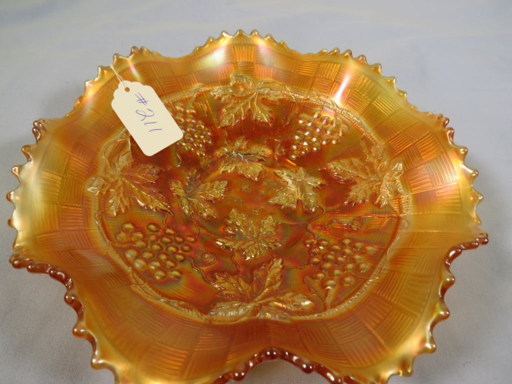 Northwood Grape & Cable Marigold Carnival Bowl: No chips or cracks
