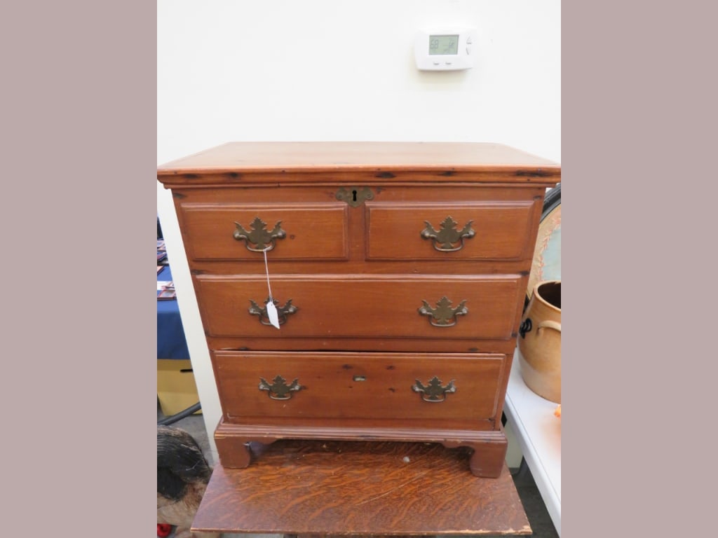 Miniature Mule Chest: 24 x 23 x 13