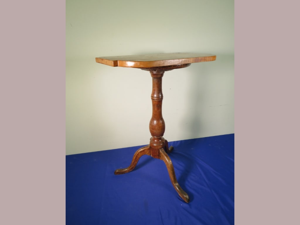 Tiger Maple Candle Stand: 27 x 20 x15 Spider Feet legs Queen Ann style