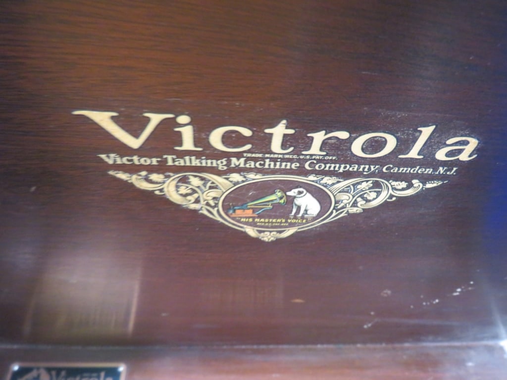 Victrola Phonograph - 3