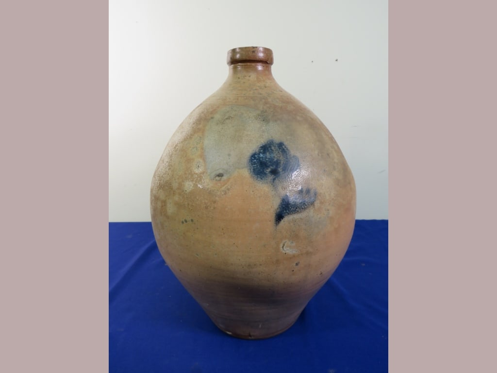 Ovoid Northeastern Stoneware Jug (1 of 8)