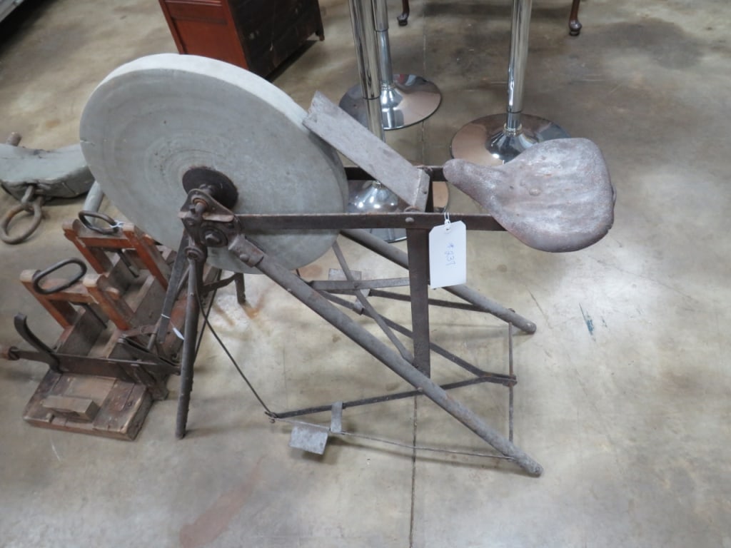 Metal Frame Primitive Pedal Grinding Wheel: 36 x 38