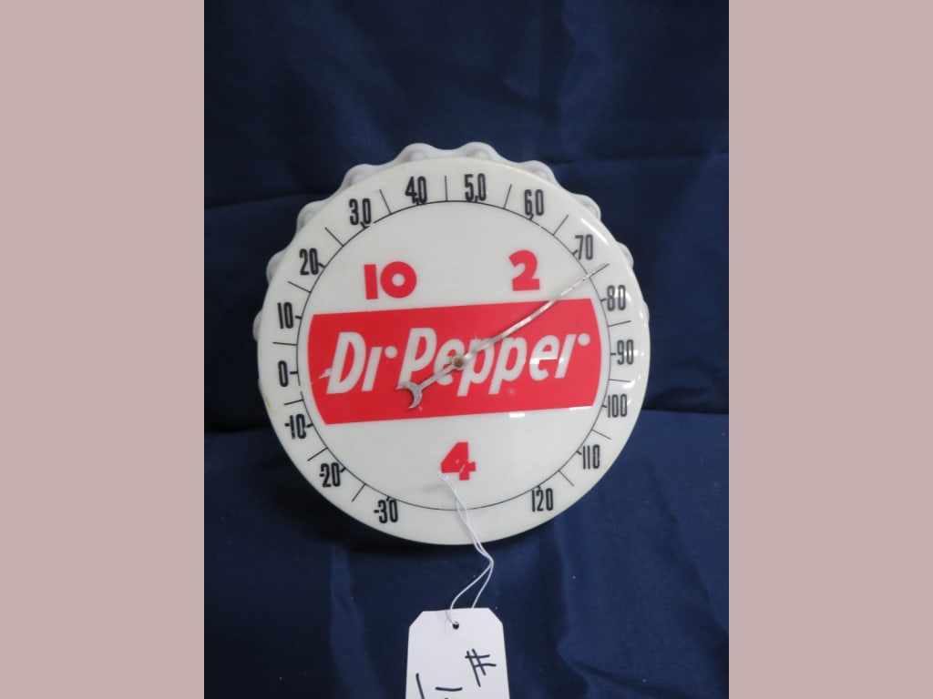 Dr. Pepper 10-2-4 Bottlecap Thermometer: Working 12 dia x 3