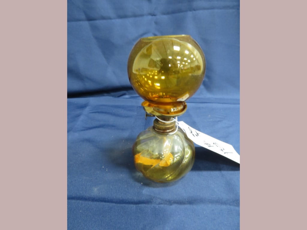 Oil Cigar Lighter: Amber glass globe 7x 4