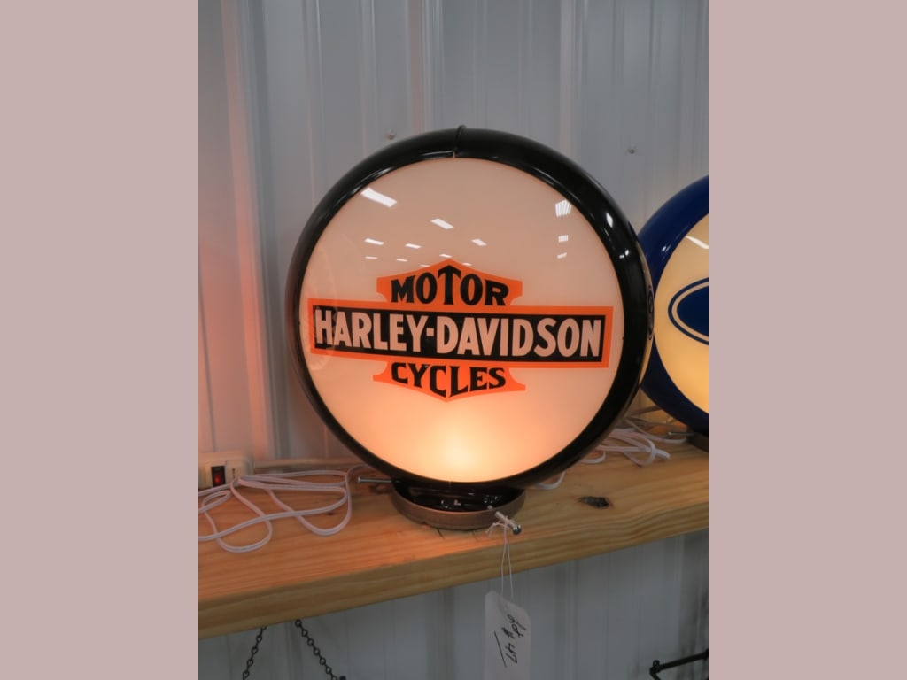Harley Davidson Gas Pump Globe: Glass globe/Plastic holder 16 x 6