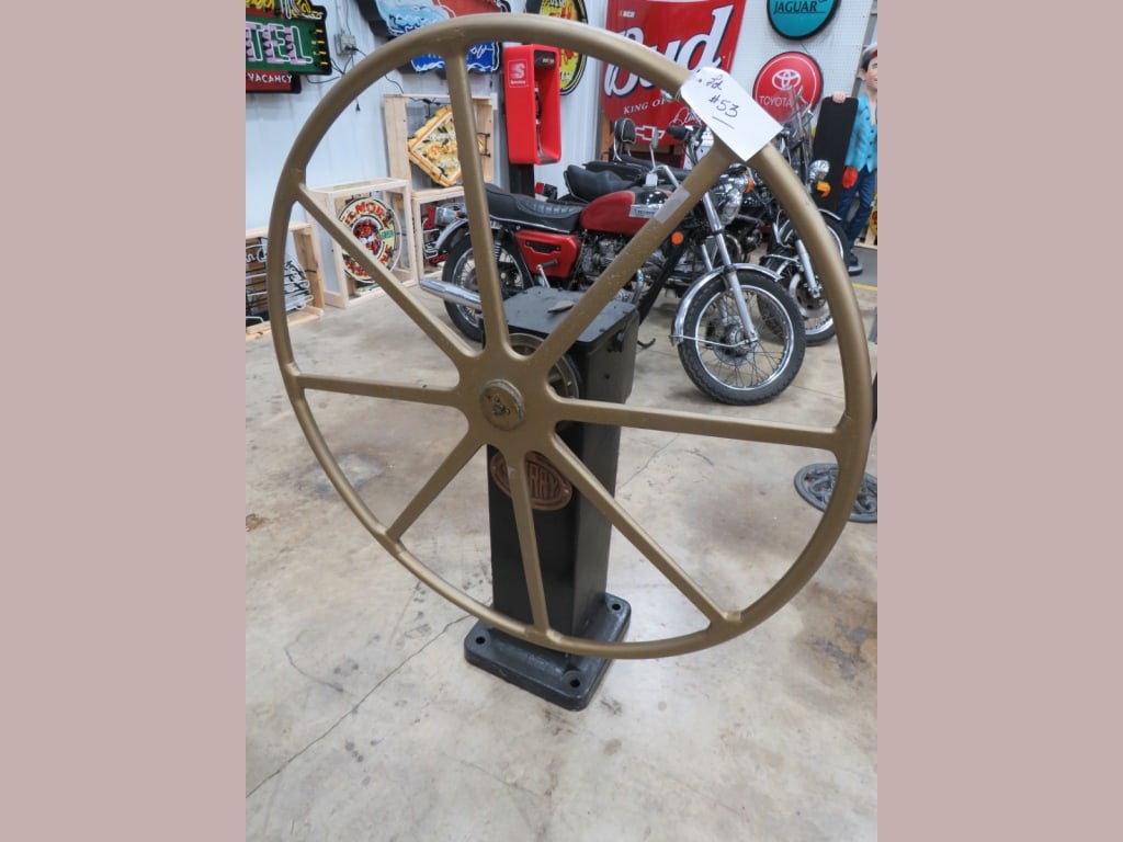 Sperry Mechnical Steering Wheel: Metal wheel 46 dia / CI stand 37 x 14 x 14