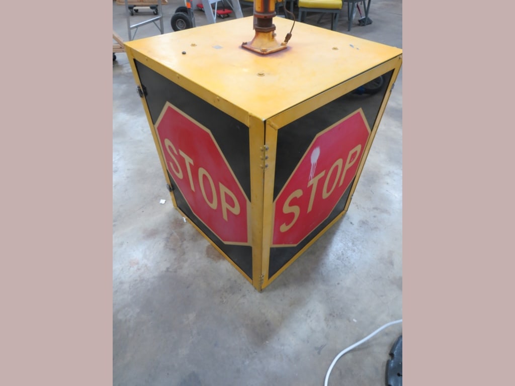 4-Sided Lighted Stoplight - 3