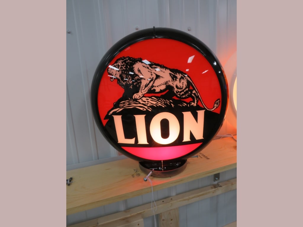 Lion Gas Pump Globe - 2