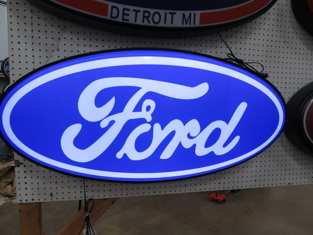 Ford LED Dealer Sign: 22 x 48 x 5 Contemporary