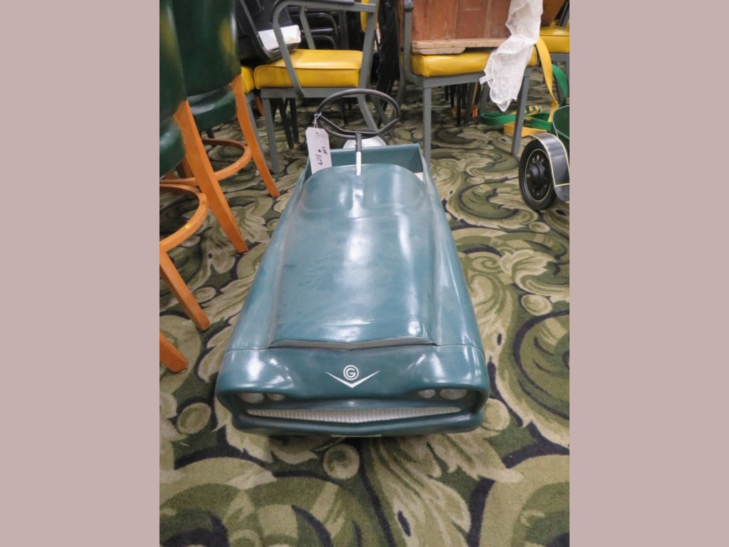1954 Garton Mark V Pedal Car: 22 x 40 x 16 Has spare tire