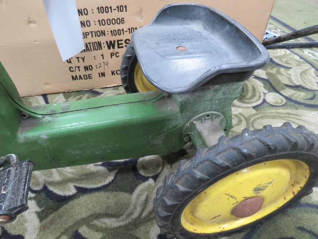 Ertl John Deere Pedal Tractor - 3