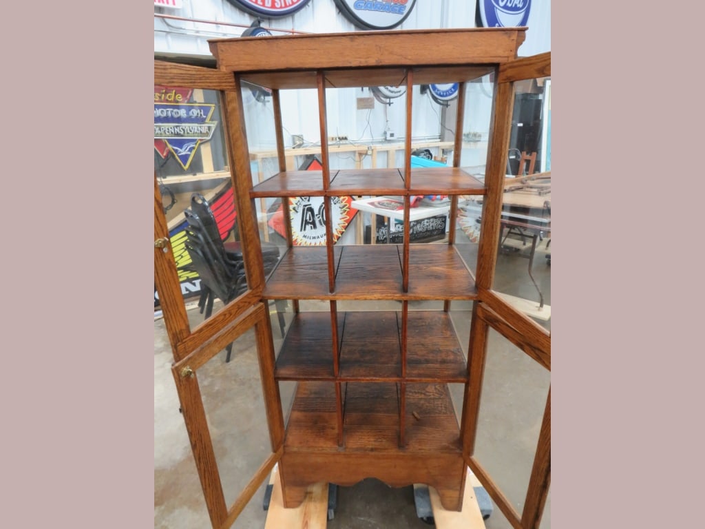 Oak 4-Door Showcase - 5