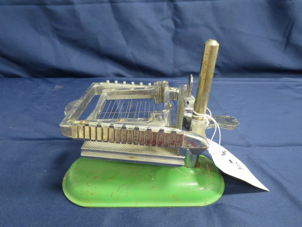 Country Store Counter Top Cheese Slicer: Steel base 8 x 10 x 4