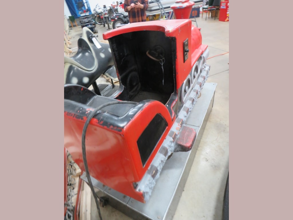 Coin-op Train Ride - 4