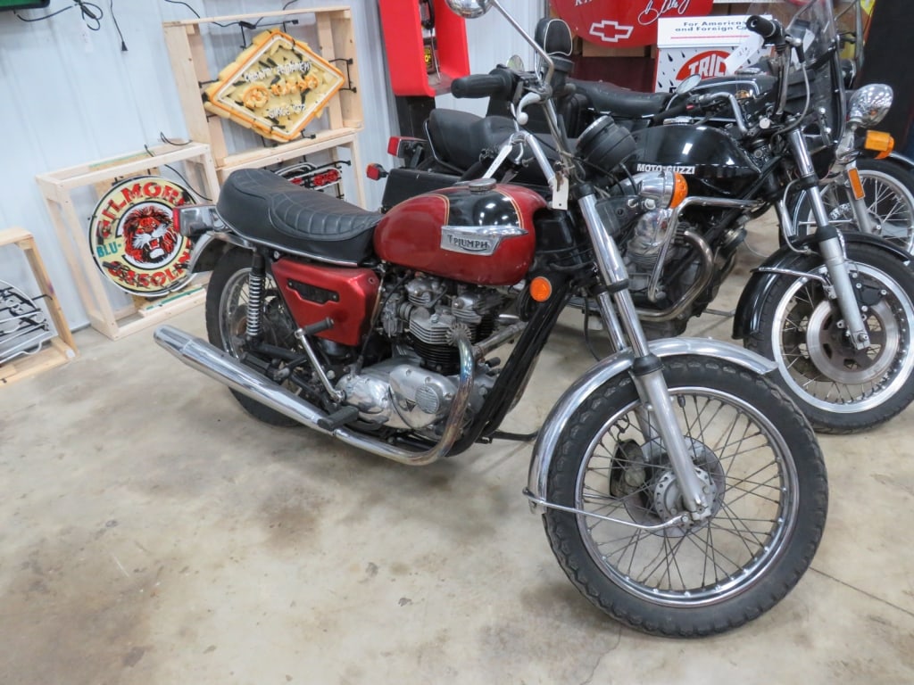 Triumph Bonneville 750: 6,146 miles