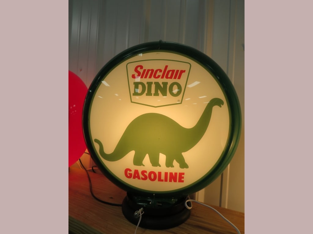Sinclair Dino Gas Pump Globe (1 of 2)