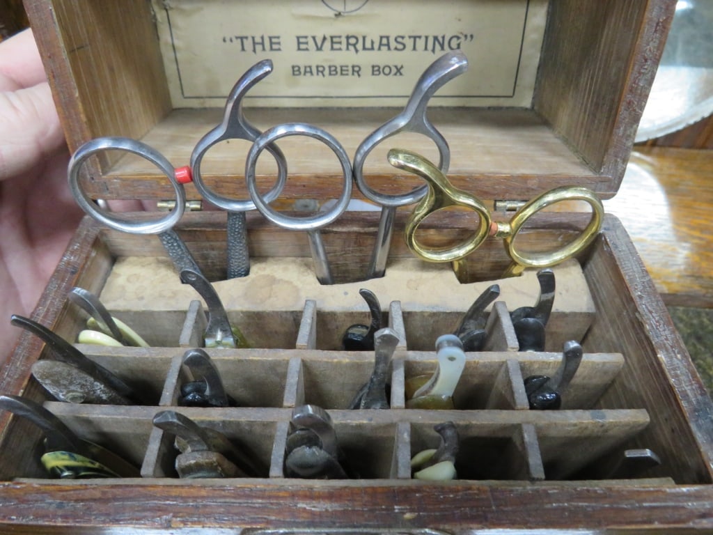 Everlasting Oak Barber Box - 3