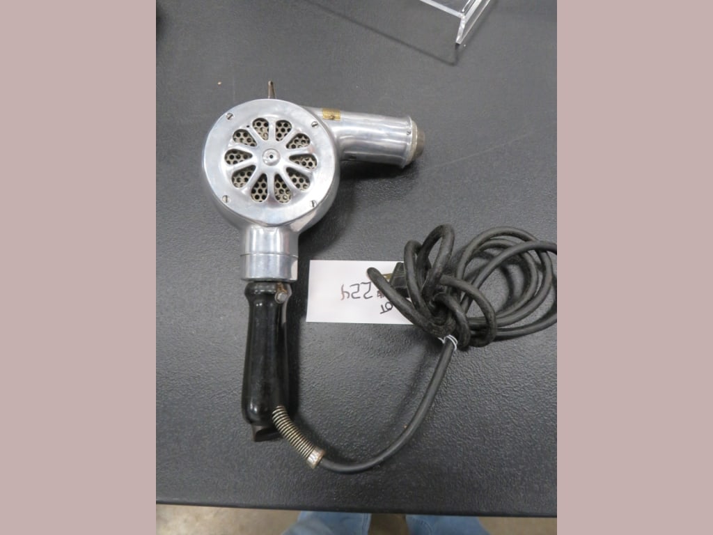 Hamilton Beach Commercial Blow Dryer: A great addition to any collection!