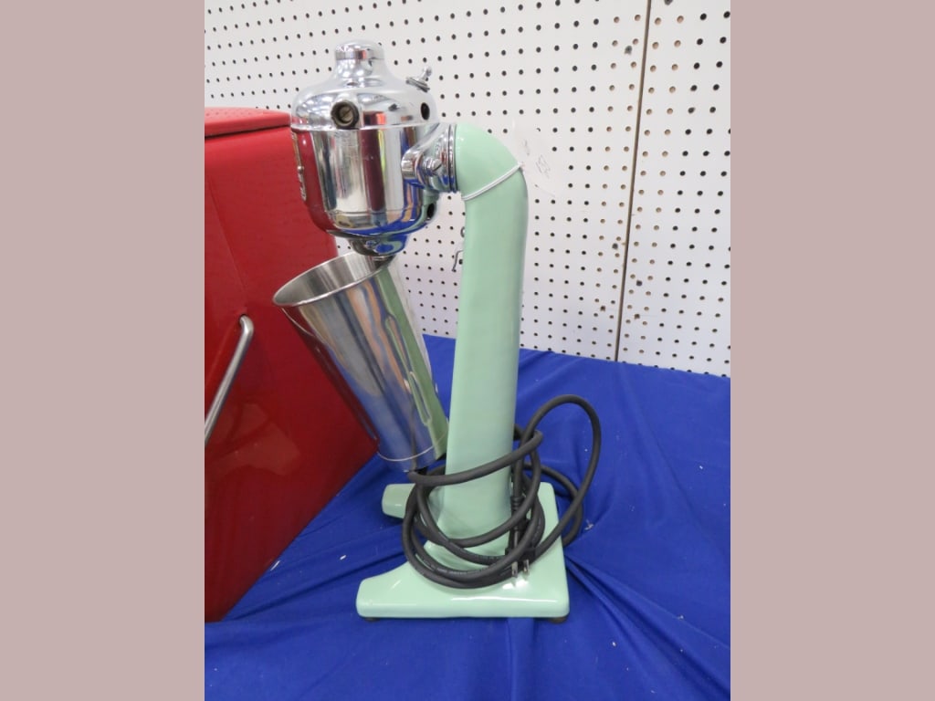 Hamilton-Beach Porcelain Milkshake Maker - 3