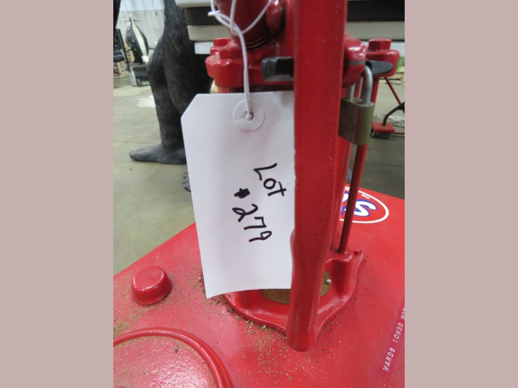 Service Station Luber w/ Pump - 2