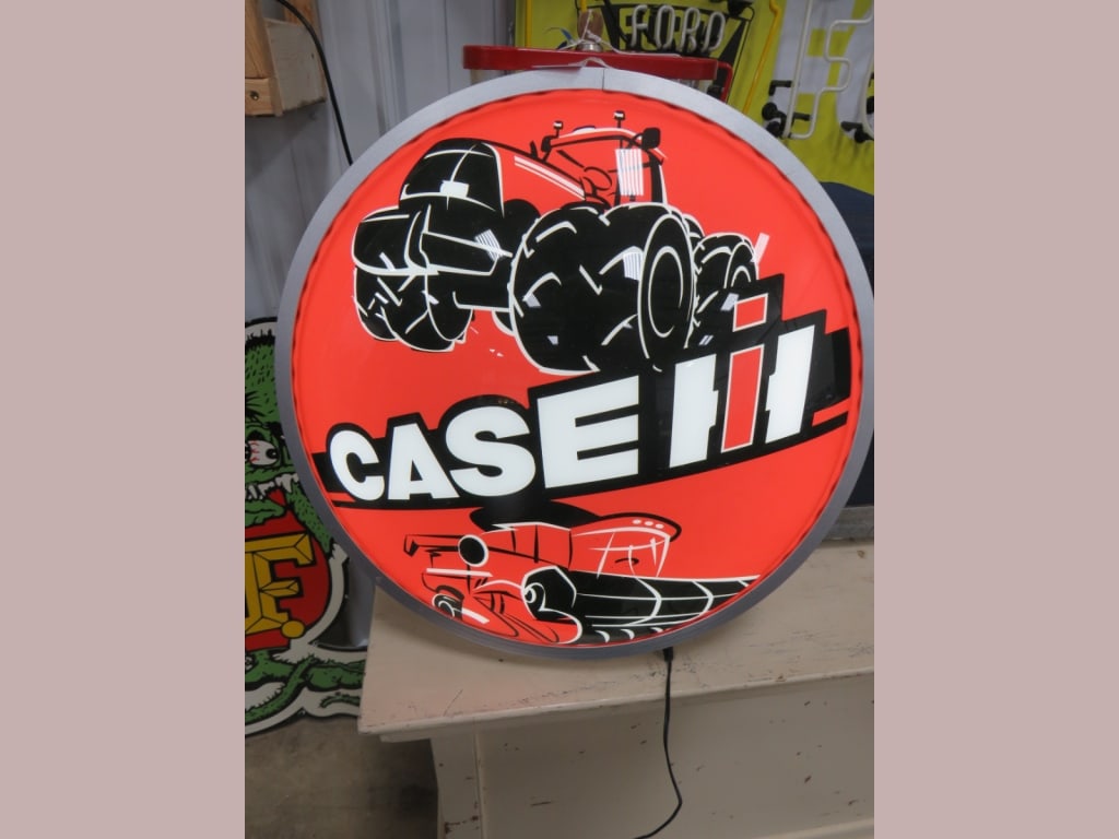 Case IH Button Light: Contemporary 15 dia