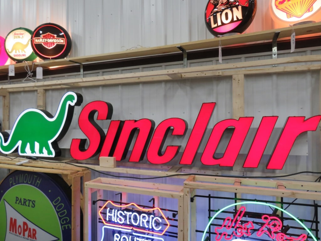 LED Sinclair Dino Channel Dealer Sign: 27 x 125 x 8
