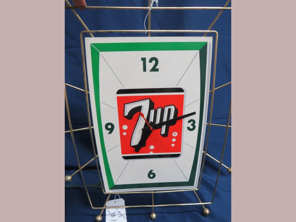 7-Up Deco Art Clock - 2