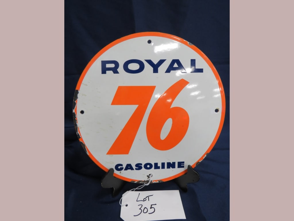 Porcelain Royal 76 Gasoline Pump Plate: 12 dia West coast