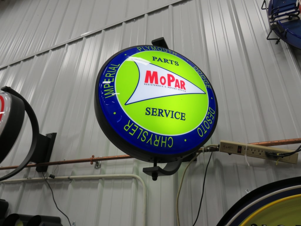 Mopar Spinner: Globe 19" Overall 27 x 26