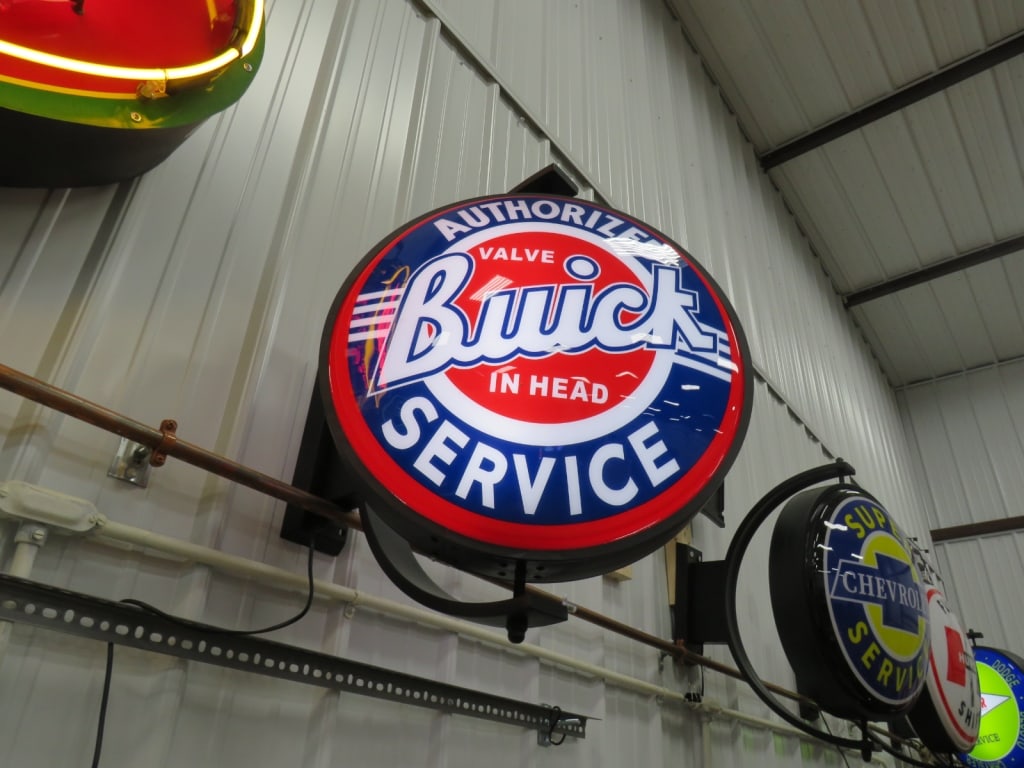 Authorized Buick Service Spinner: Globe 19" Overall 27 x 26