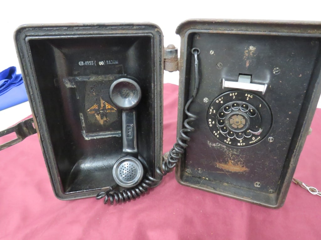 CI ITT Phone Box with Key: no visible lock. 13x9x9