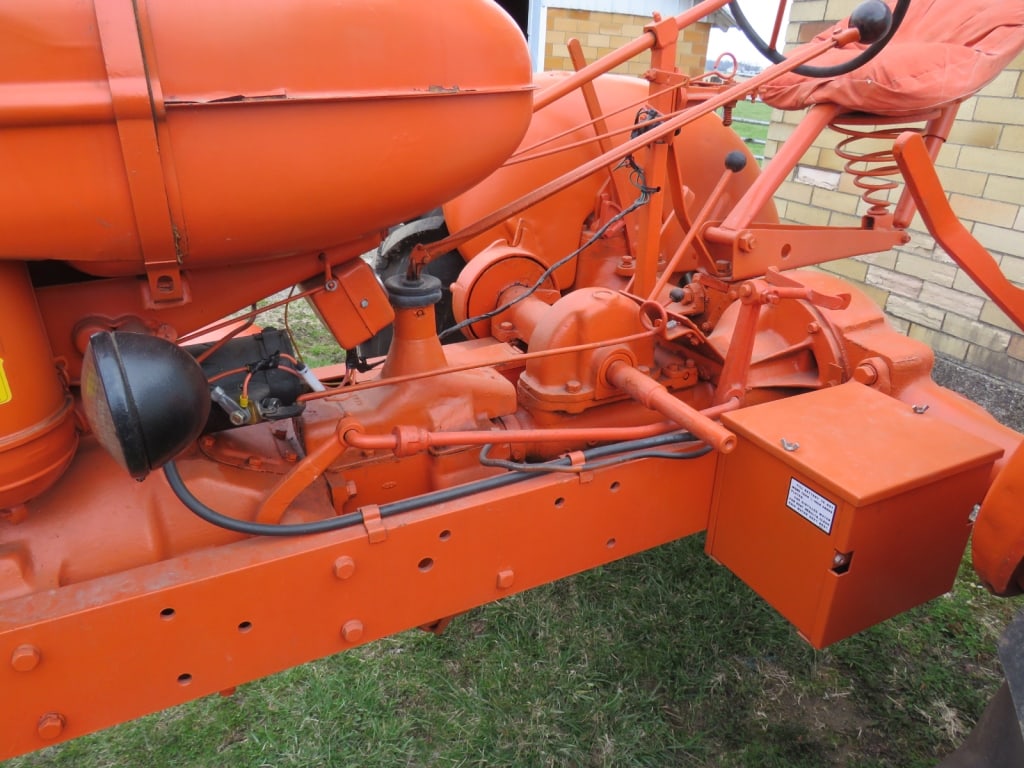 Allis Chalmers Tractor - 4