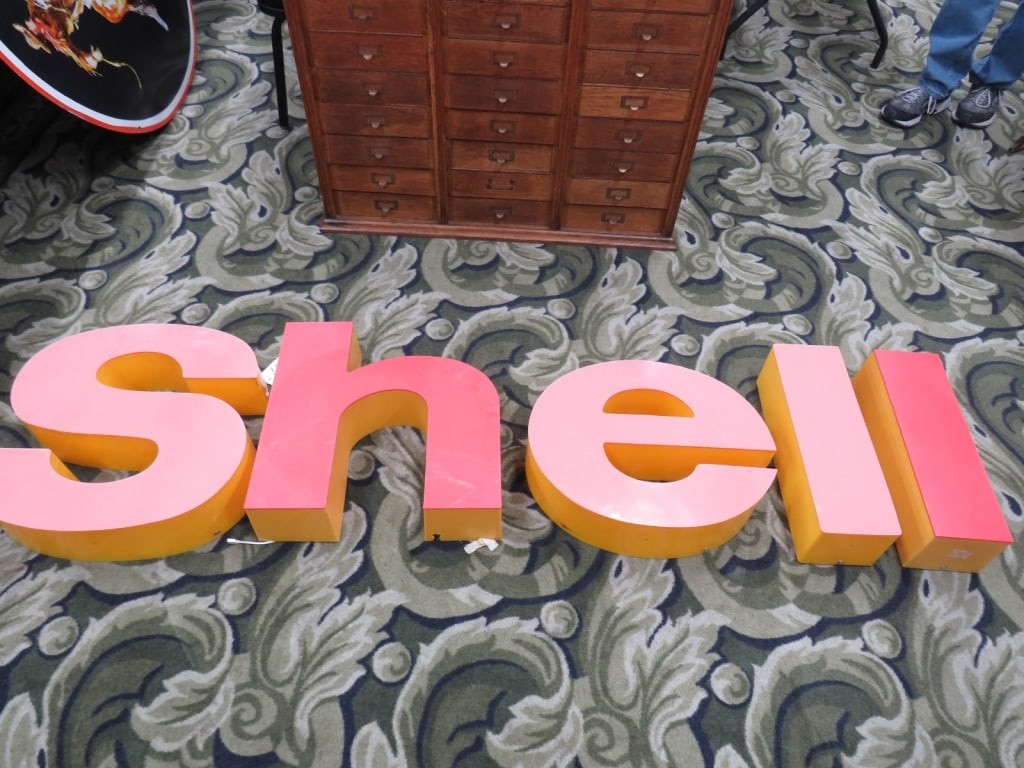 Shell Channel Letter Dealer Sign (1 of 3)