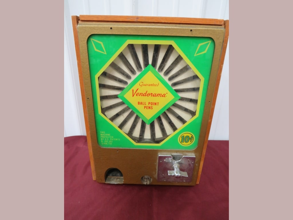 10 cent Vendorama Ball Point Pen Machine: with key. 17x12x9