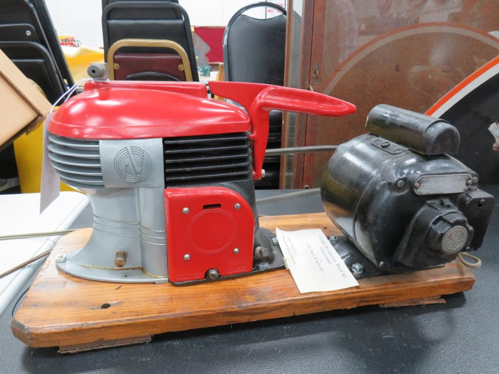 Vintage Montgomery Ward Air Compressor: working. 12x24x9