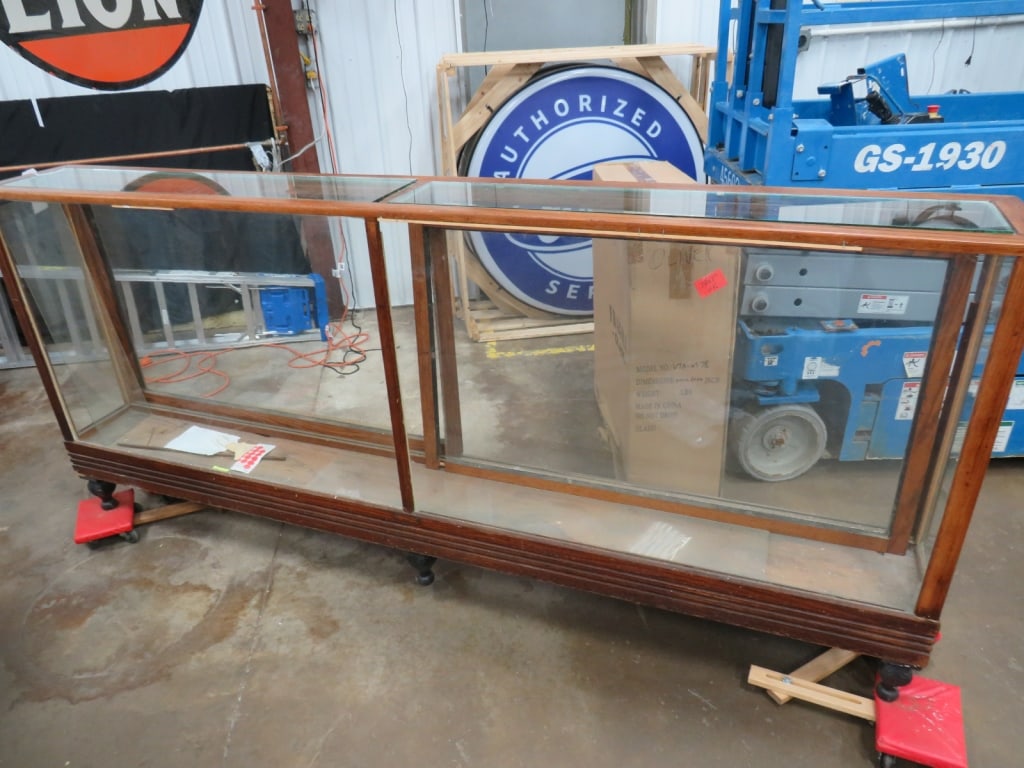 8 foot Oak Showcase (1 of 5)