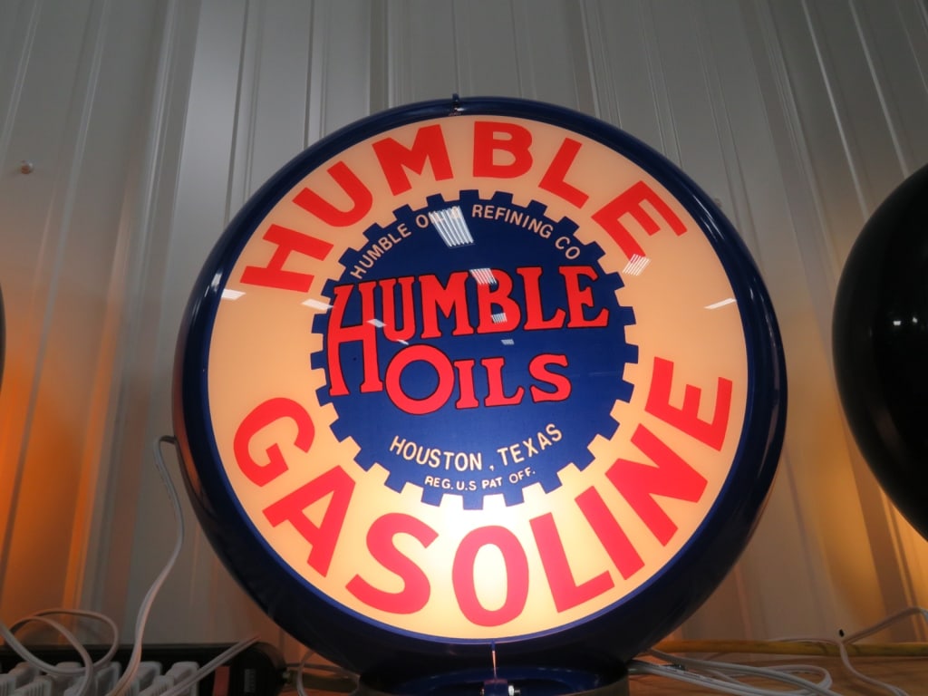 Humble Gas Gas Pump Globe (1 of 2)