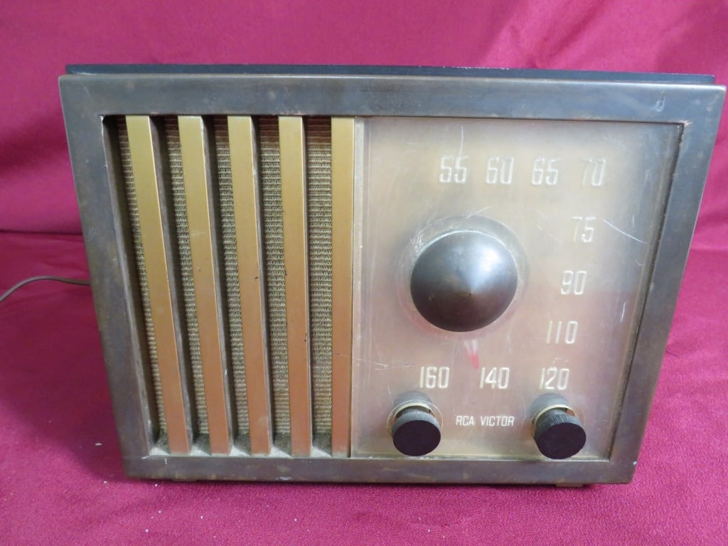 RCA Victor Radio - 2