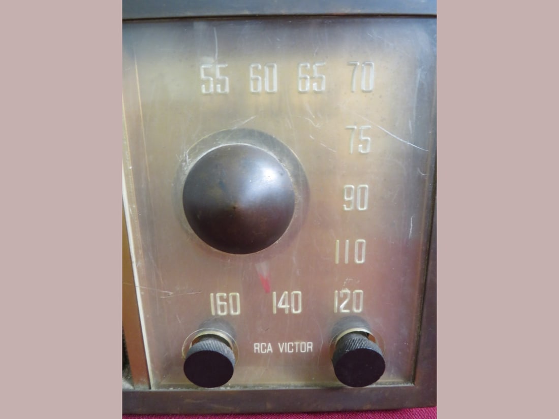 RCA Victor Radio - 3