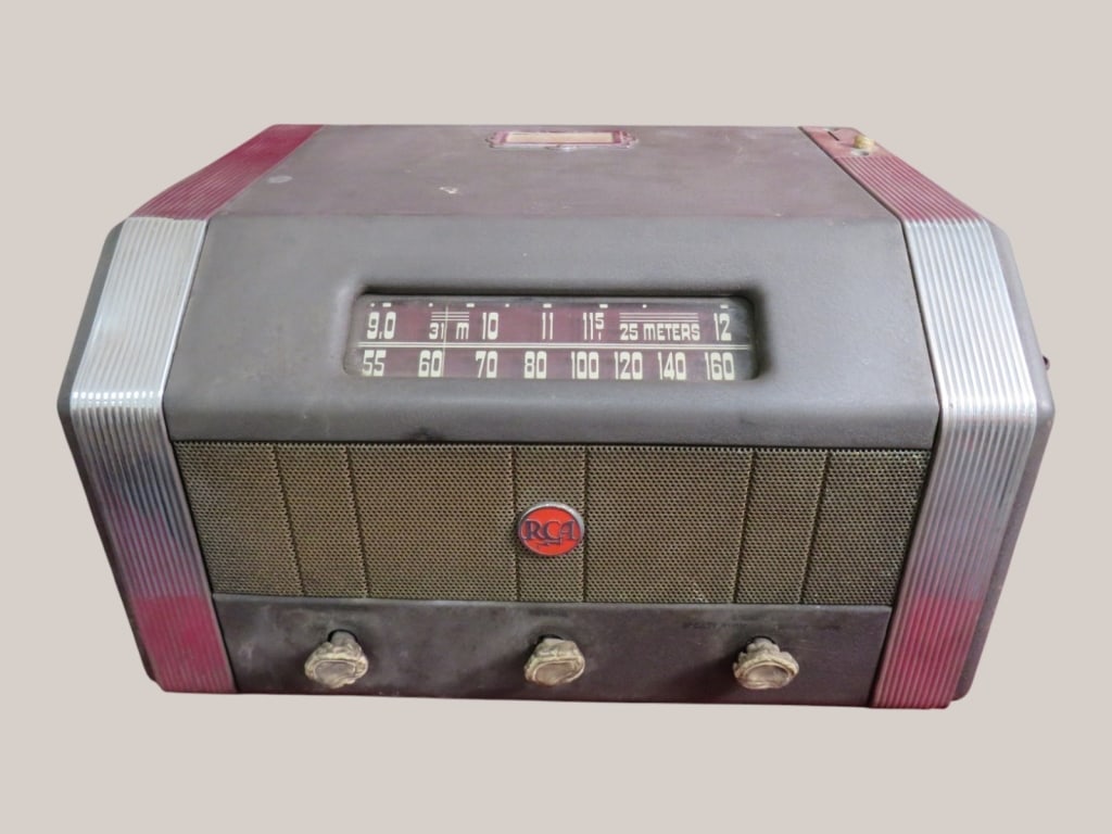 RCA Coin-op Radio (1 of 6)