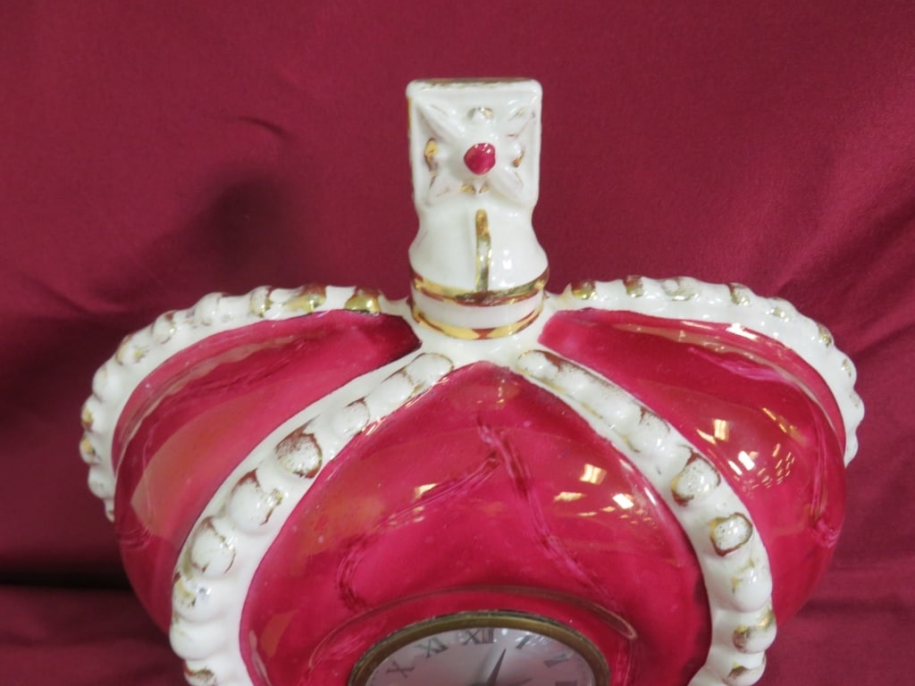 Porcelain Crown Sessions Mantle Clock - 3