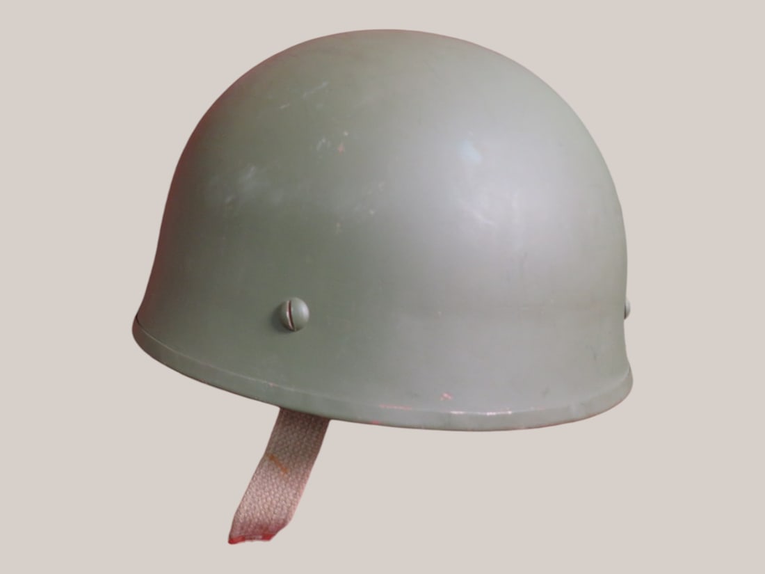 Soviet SSh-40 Helmet: Complete/Chin strap