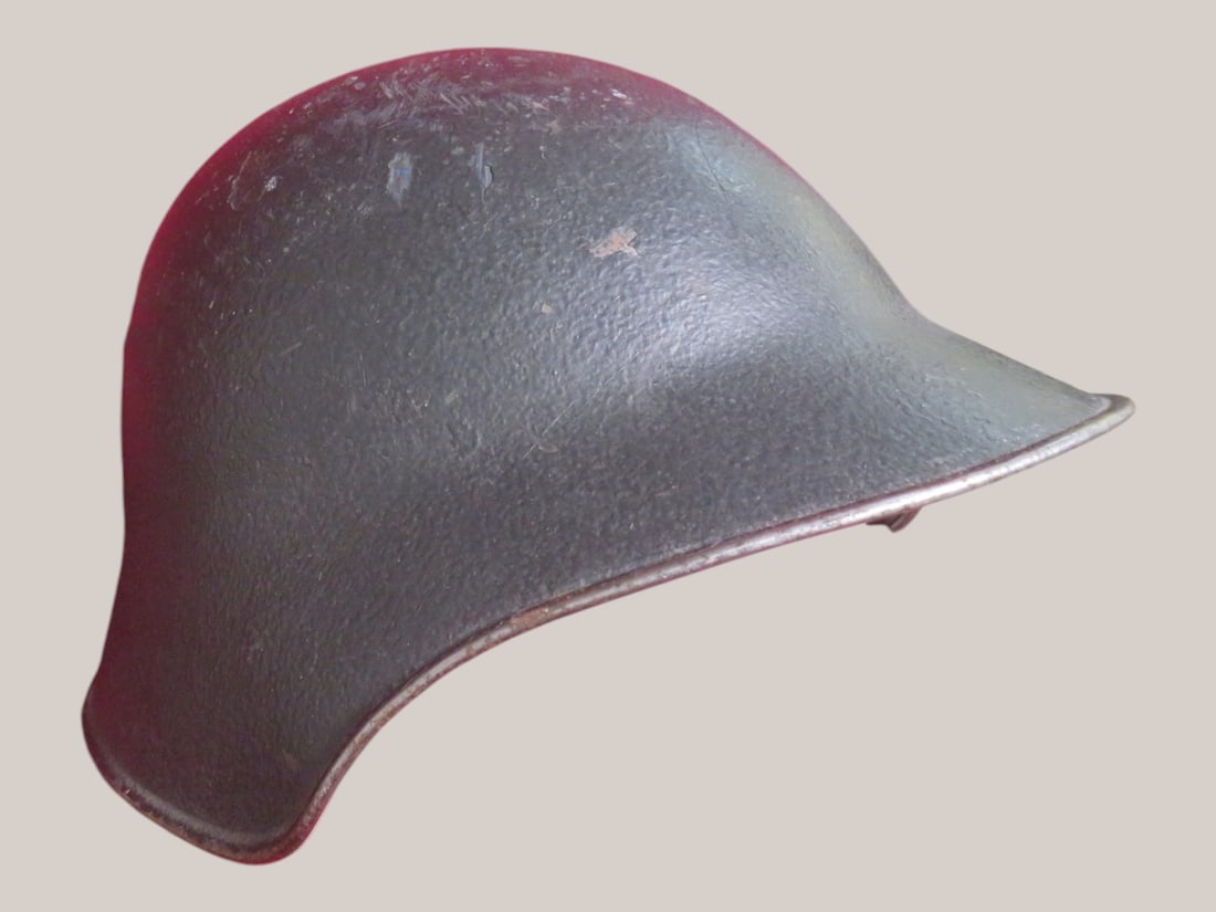 Swiss Army M-18 Helmet: Leather insert