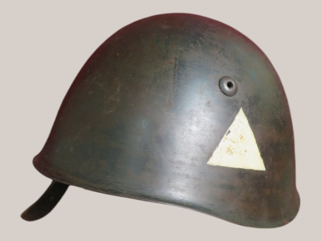 WWII Italian M-33 or Soviet SSh-34: Orig leather interior