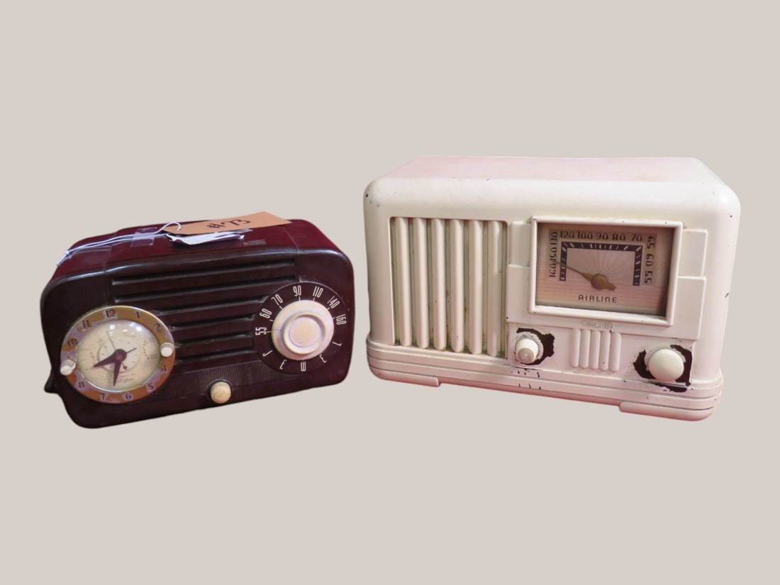 2-Radios -Telechron Bakelite Case Clock/Radio & an AirLine (1 of 6)