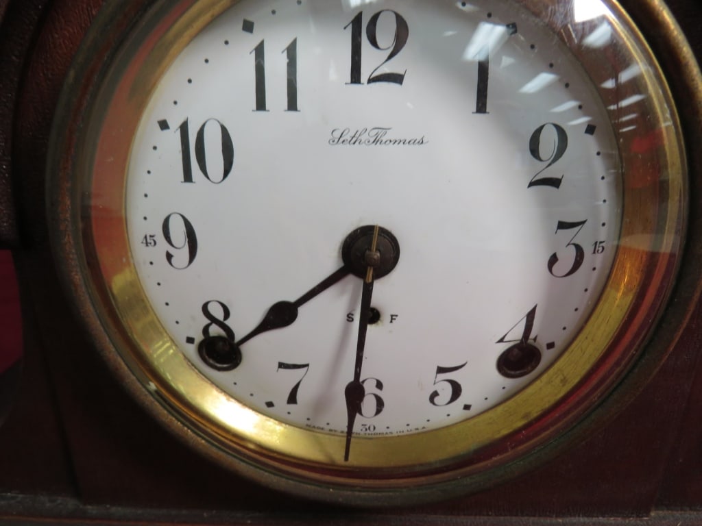 Seth Thomas Arch-Top Mantle Clock - 3