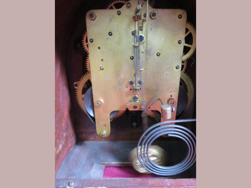 Seth Thomas Arch-Top Mantle Clock - 4